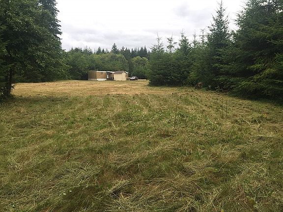 4th image of 3 Evergreen Ln