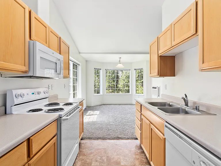 Rock Springs Apartments — Photo 9