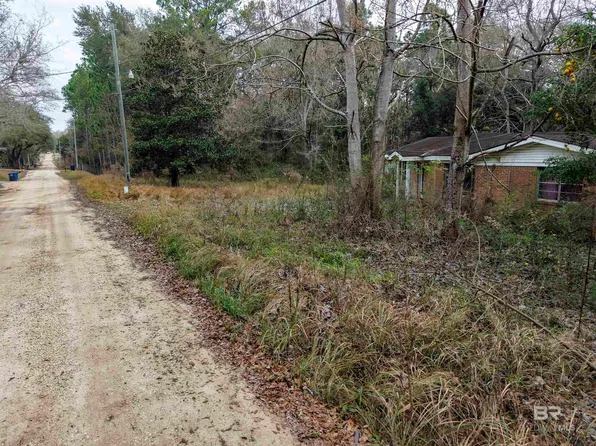 10775 Pine Rd, Grand Bay, AL 36541