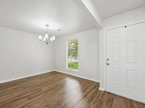 4 bed, 1456 sqft, $1,800 — Photo 3