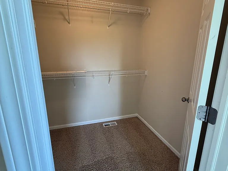 2801 E Diehl Ave — Photo 12