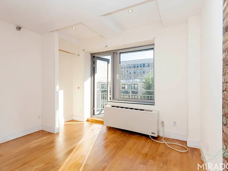 636 E 11th St #6F — Photo 3