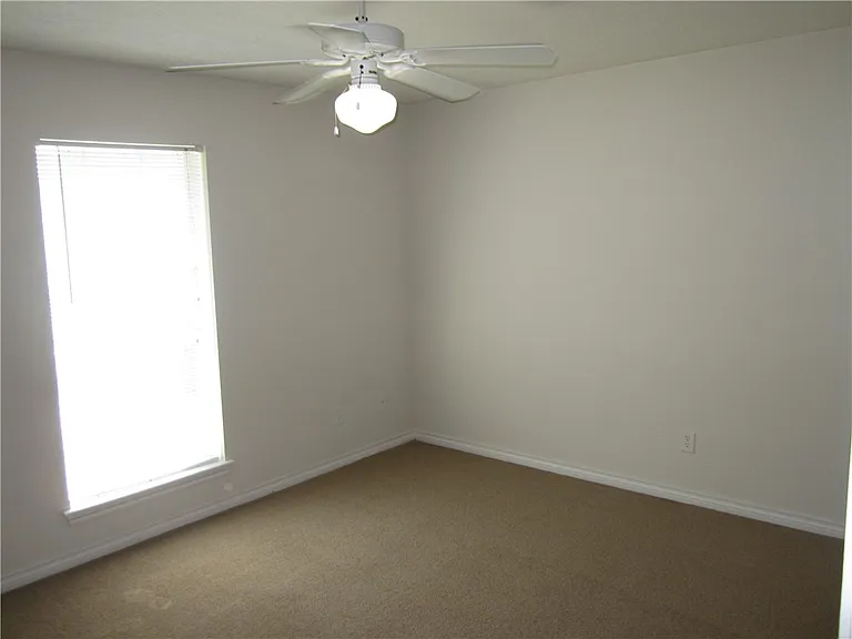 306 Fairway Dr — Photo 8