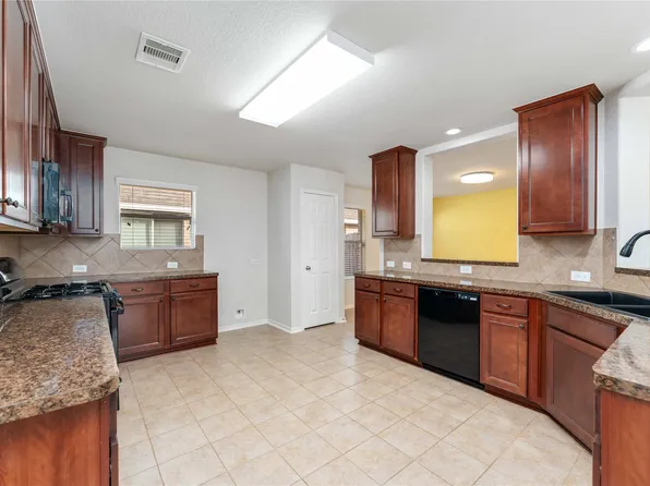 4700 Lake Line Ct, Alvin, TX 77511