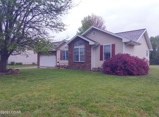 1308 E 15th St, Lamar, MO 64759