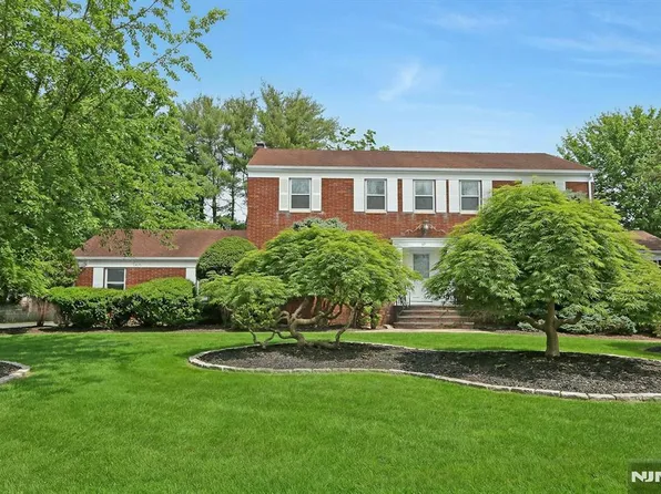 63 Van Orden Rd, Harrington Park, NJ 07640