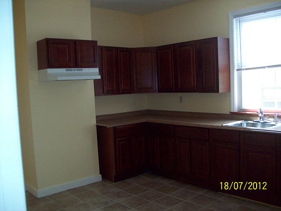 4th image of 67 Girard Ave #2