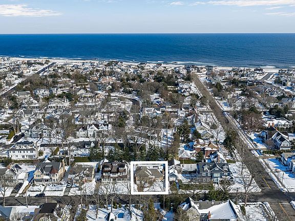 5th image of 2208 2nd Ave