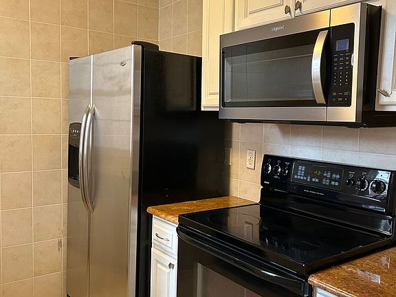 5th image of 3407 Shenandoah St #B