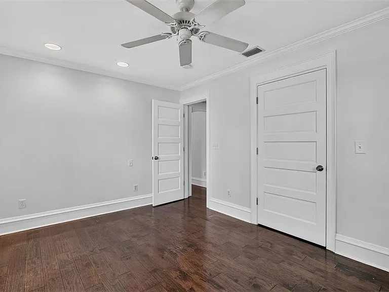 433 SE 7th St — Photo 17