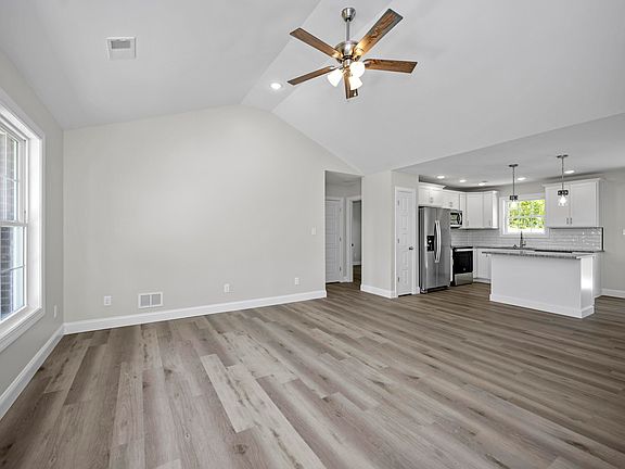 4th image of 707 Silas Ct