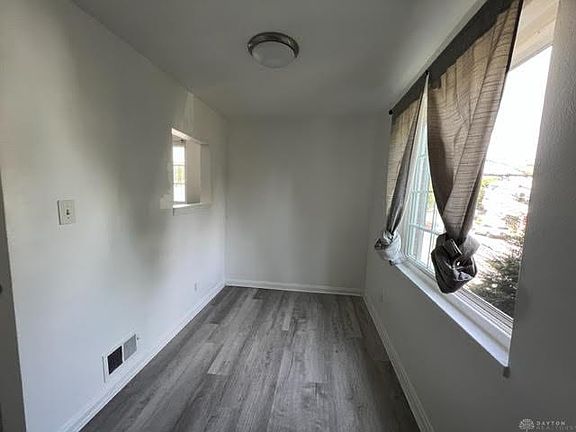 4th image of 2219 Avalon Ave