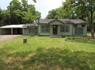310 East St, Cuero, TX 77954