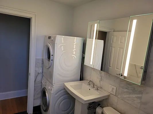 Rented by OGI Management | media 19