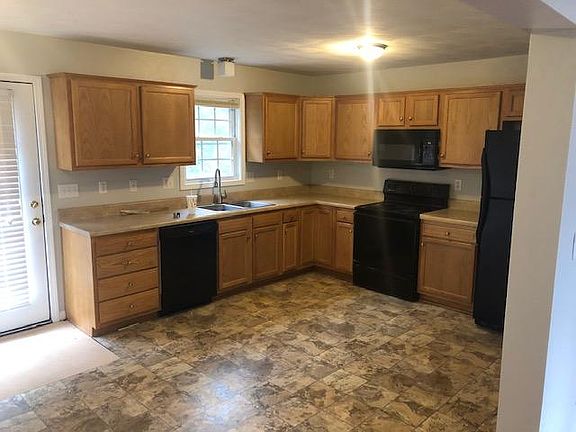 3rd image of 117 Horner Ln