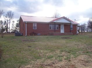 860 Smith Ave, Hohenwald, TN 38462