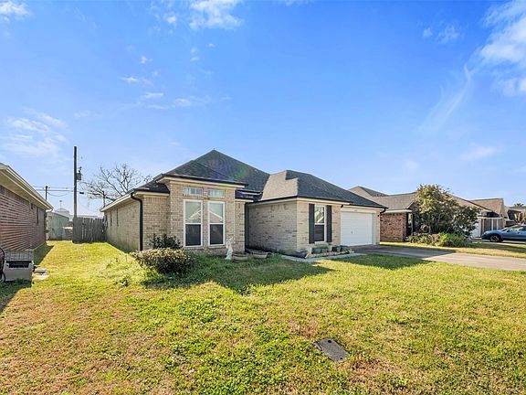 3rd image of 3460 Lake Arthur Dr