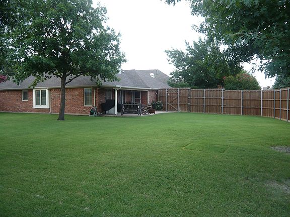 HUGE Yard, almost 1/3 acre