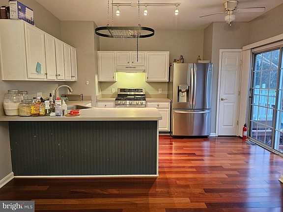5th image of 120 Creekmont Ct