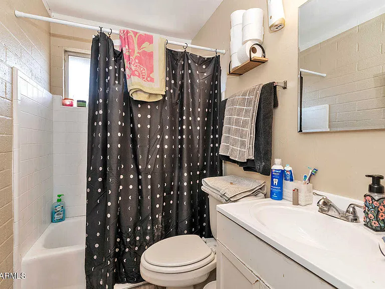 3121 W Almeria Rd #4 — Photo 7