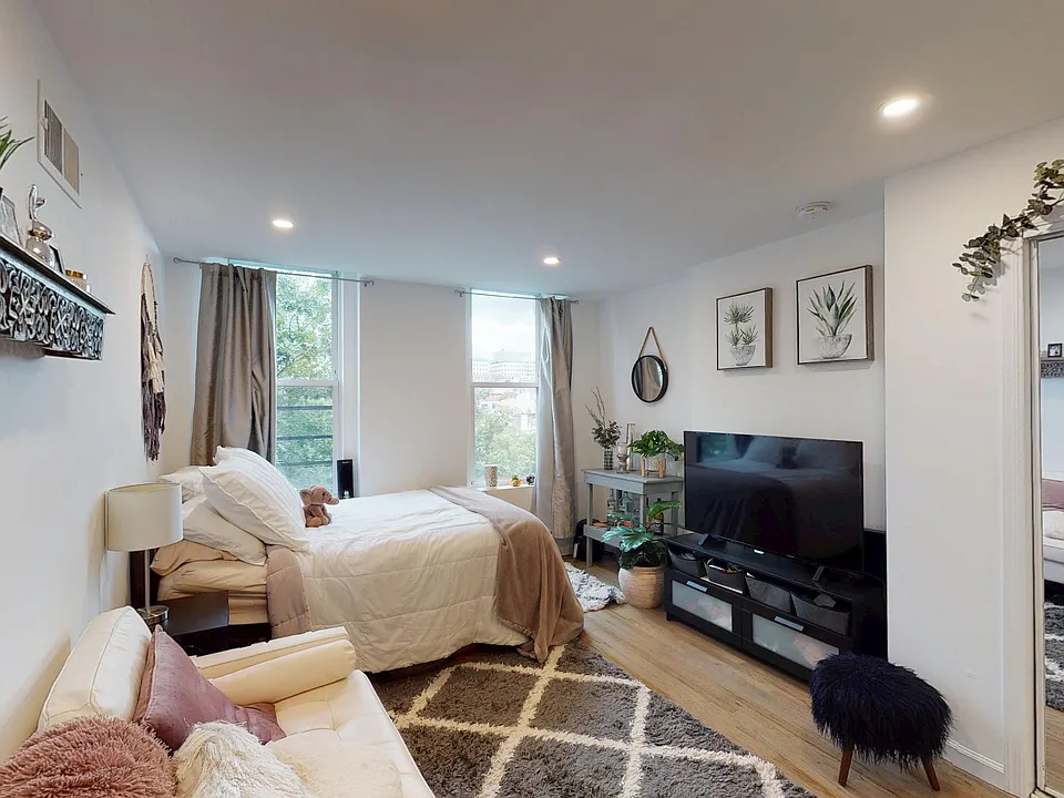 253 3rd St #5D
