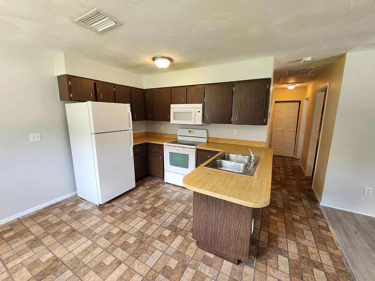 Unit Photo - 3221 Broadway #3227B