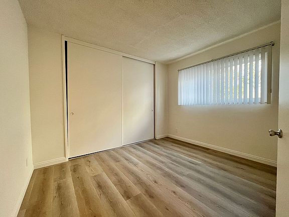 3rd image of 1724 Colby Ave #7c9a494a9