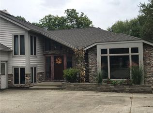 8770 Arborhurst Ln, Kirtland, OH 44094