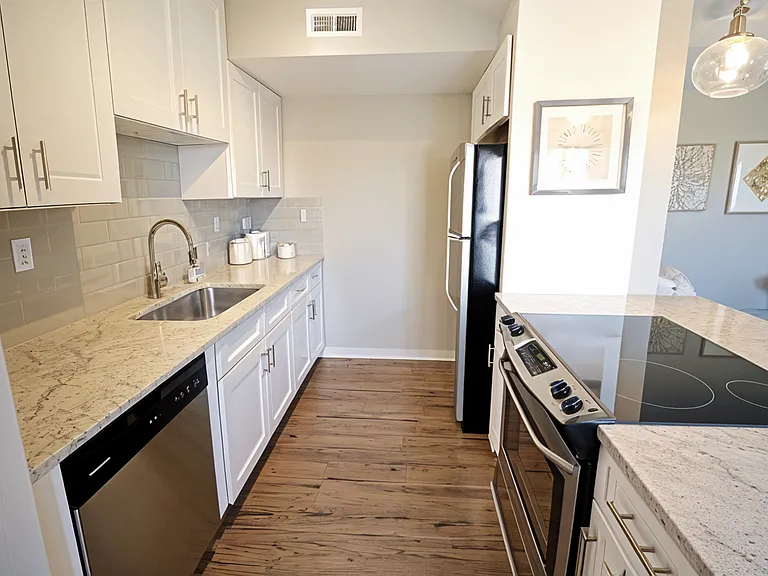 Plaza 209 Apartments — Photo 42