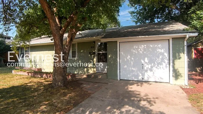 2 bed, 1.0 bath, 842 sqft, $1,745 — Photo 1