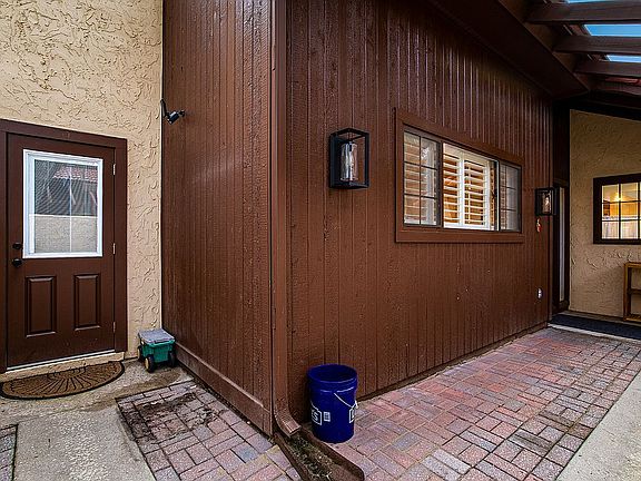 4th image of 57 Winterbourne St N
