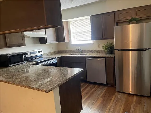 300 Duke Dr #4 — Photo 5