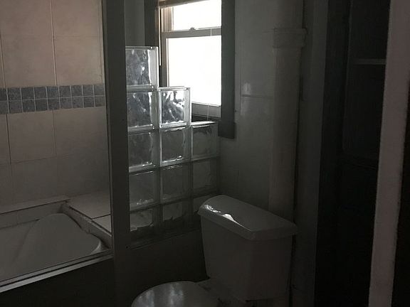 4th image of 605 1/2 N 13th St