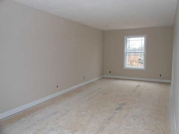 5th image of 2255 Fairfax Dr