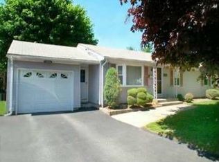 111 Morgan St, Cranston, RI 02920