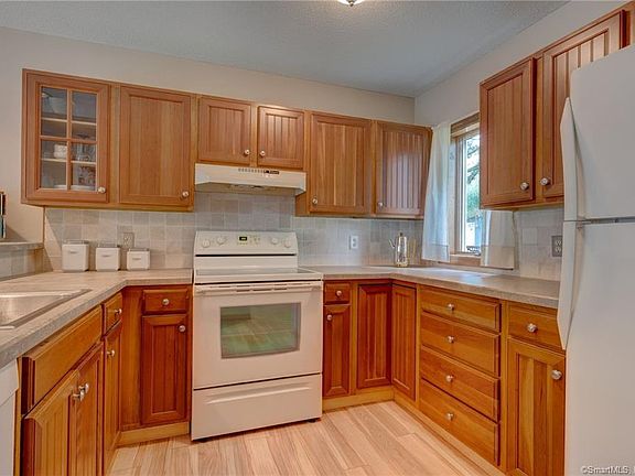 4th image of 203 W Bass Ln Unit 203