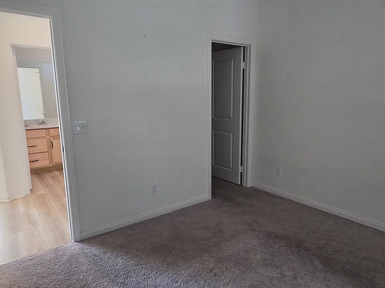 4576 Eagle Ave — Photo 27