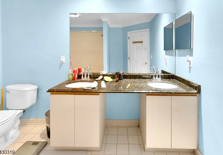 72 Albert Ct — Photo 23