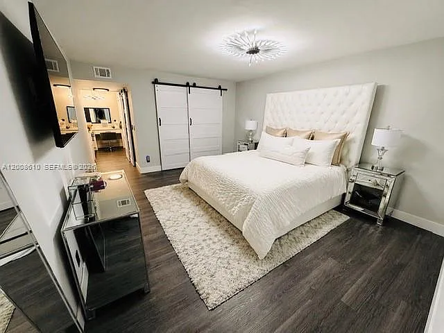5800 Camino Del Sol #306 — Photo 10