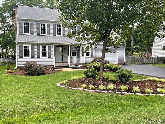 3rd image of 1030 Wedgemont Dr