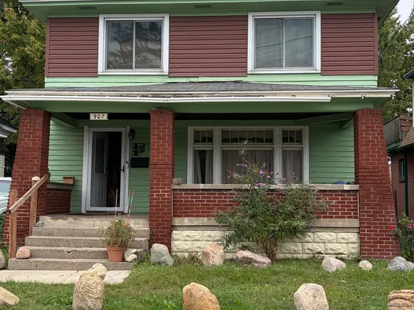 907 Burton St SW, Wyoming, MI 49509