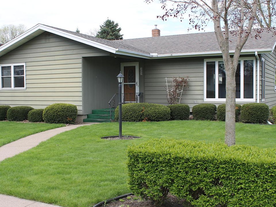 1st image of 352 Lincoln Ave N
