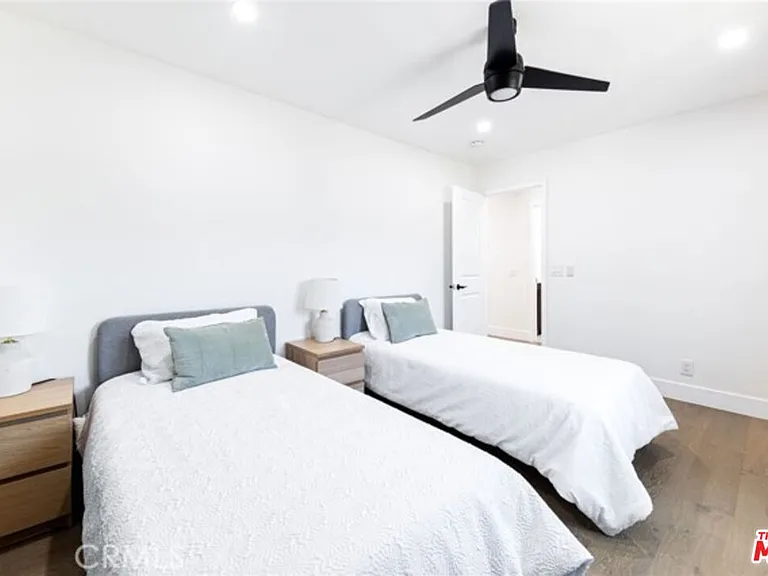 2199 Summitridge Dr — Photo 43