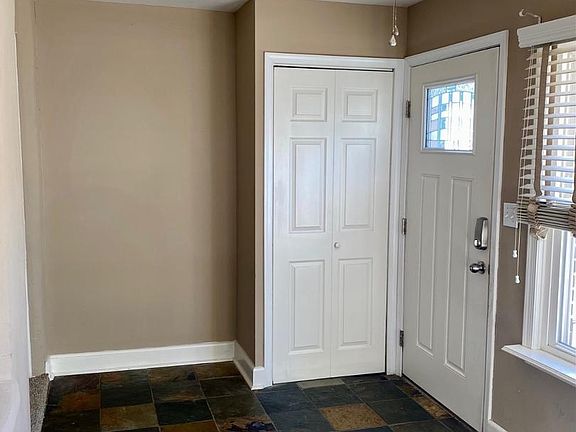 4th image of 419 Lincoln Ave