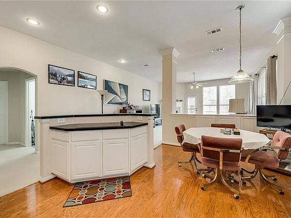 5th image of 481 Crestview Point Dr