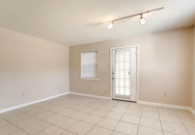 4220 Belvedere St #3 — Photo 13