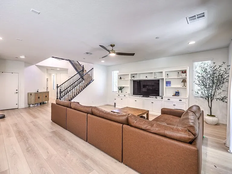 2815 Shining Sun Way — Photo 4