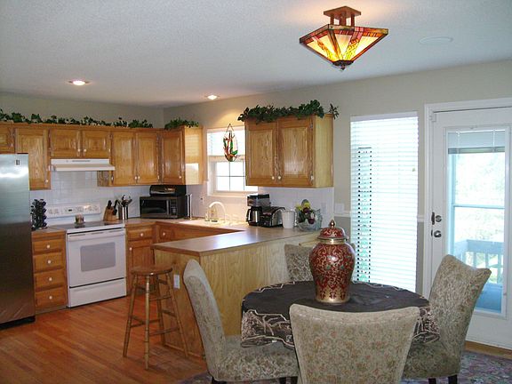 4th image of 15666 Conser St