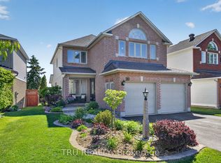 110 Grenadier Way, Ottawa, ON K2J4M1