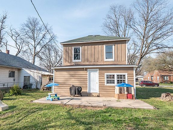 4th image of 909 Church St